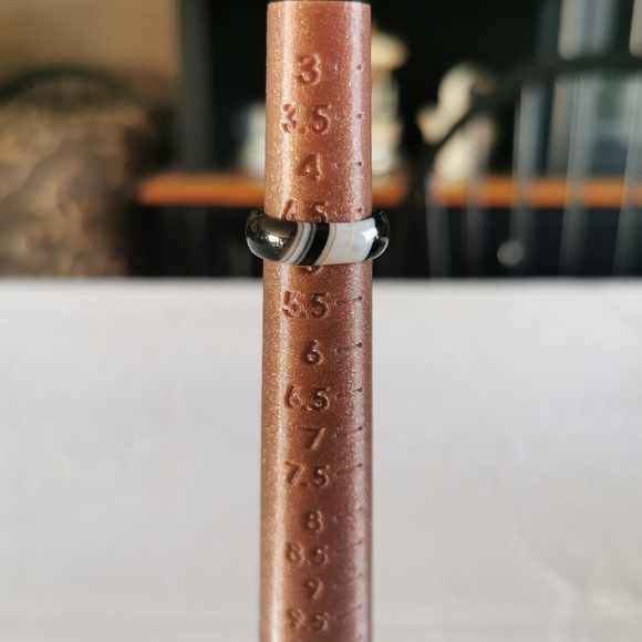 Black & White Glass Ring - Picture 5 of 5